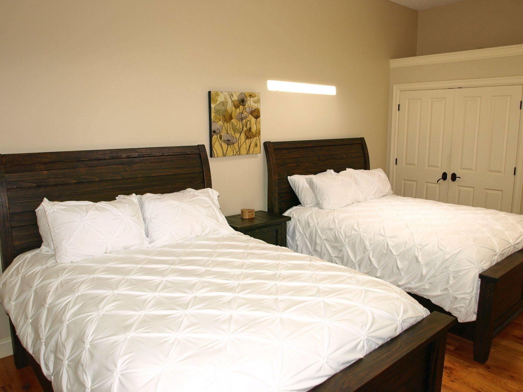 Cornerstone Inn Washington Екстериор снимка