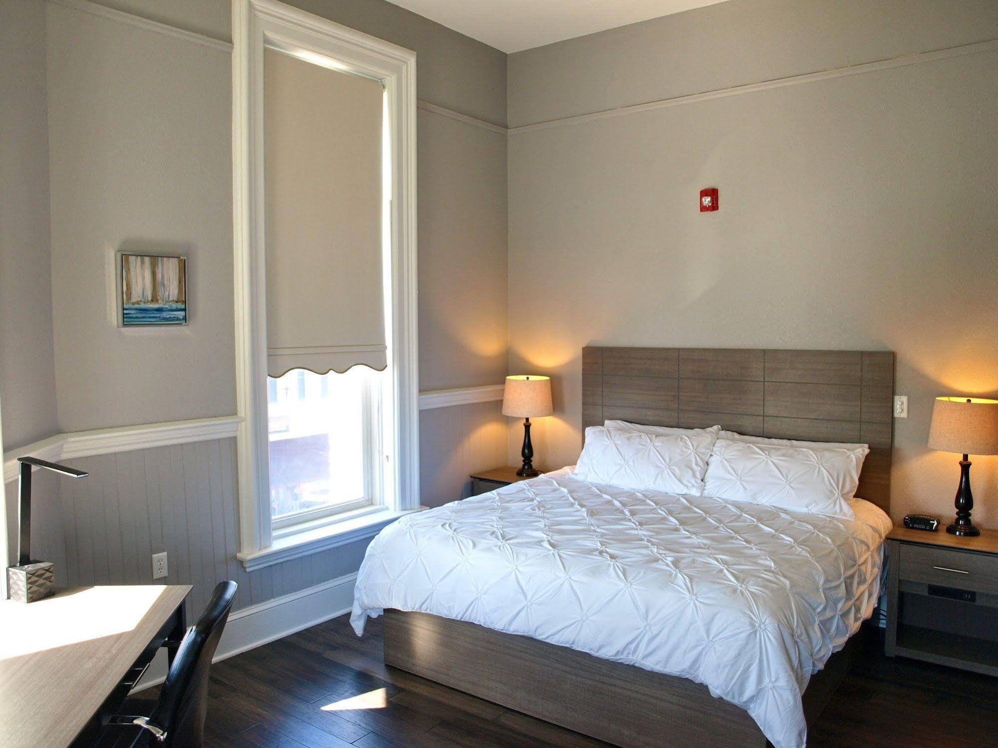 Cornerstone Inn Washington Екстериор снимка