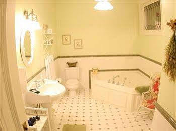 Cornerstone Inn Washington Екстериор снимка